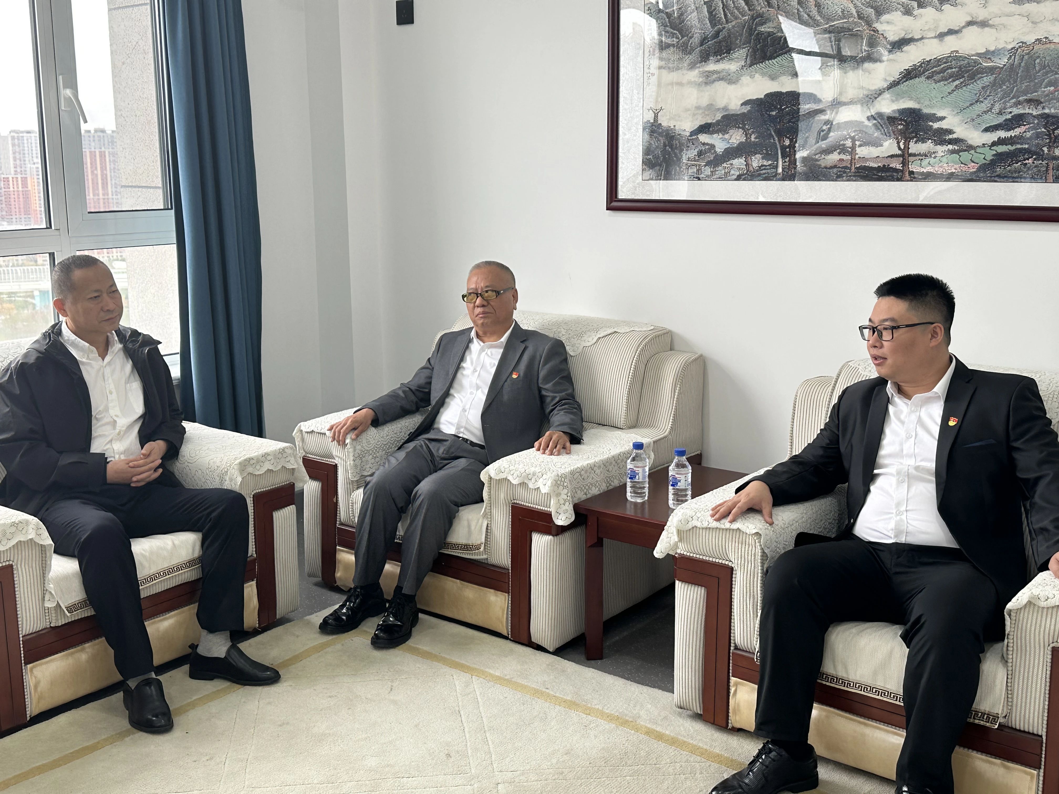 1728189458834257.jpg 4.jpg