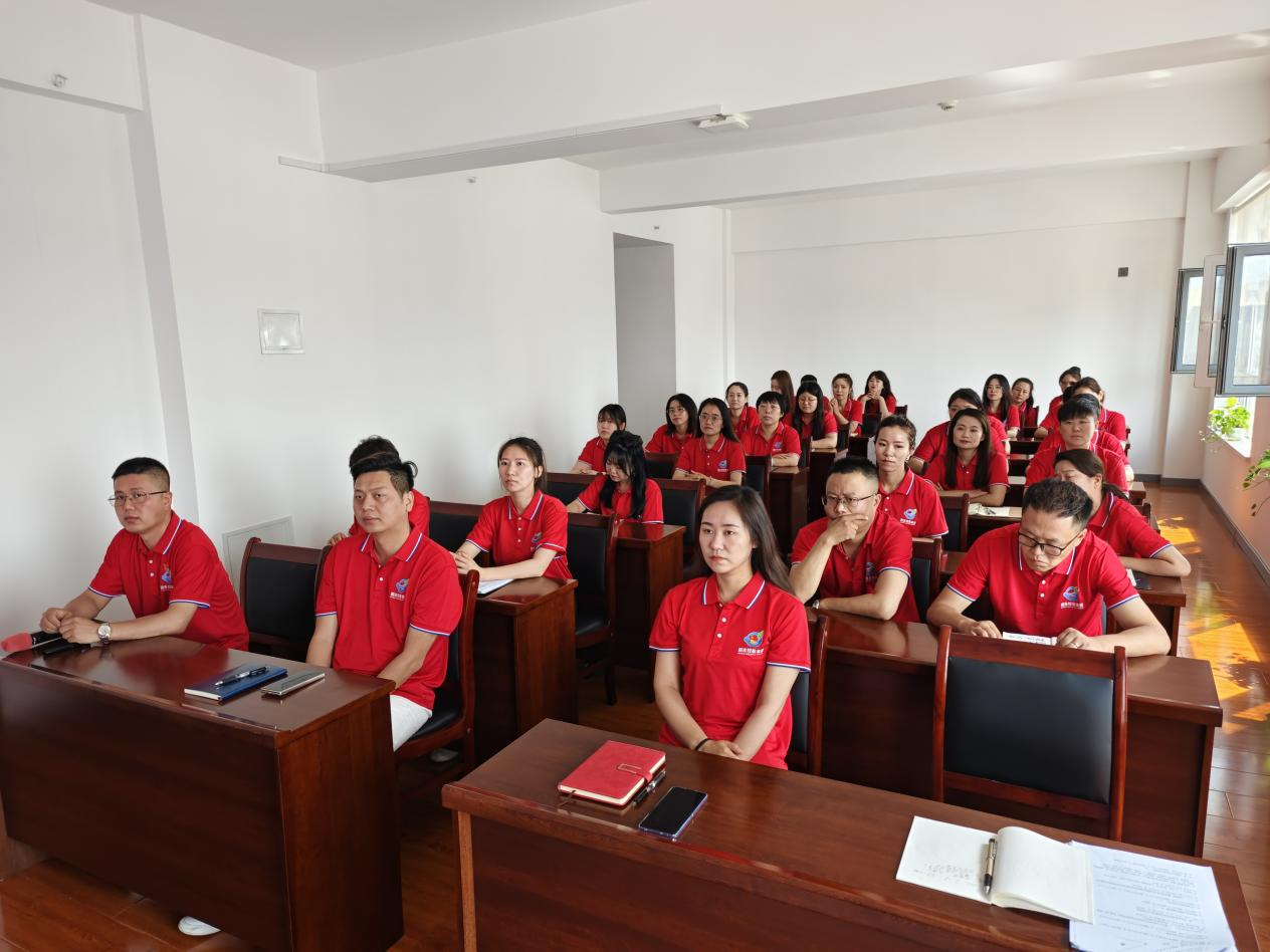 国吉控股党总支开展“回顾辉煌党史”专题党课活动