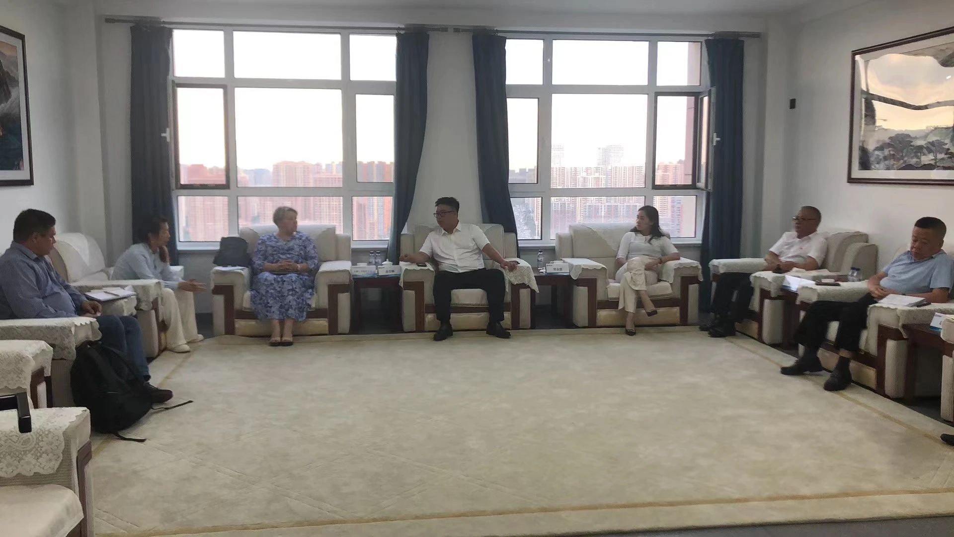 俄罗斯联邦养蜂中心代表团莅临国吉控股参观座谈