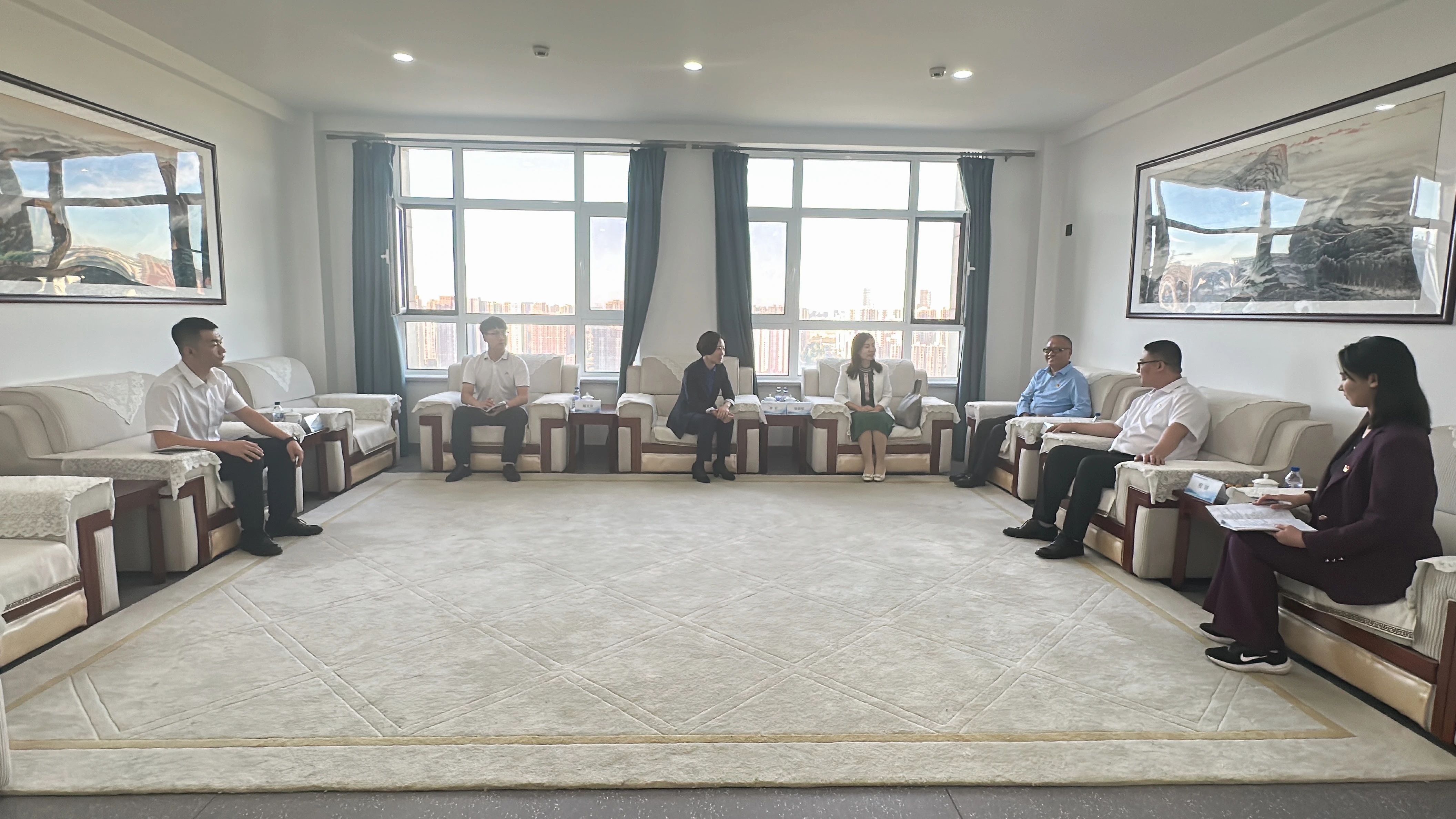 长春市委社会工作部李岩副部长一行莅临国吉控股集团参观指导